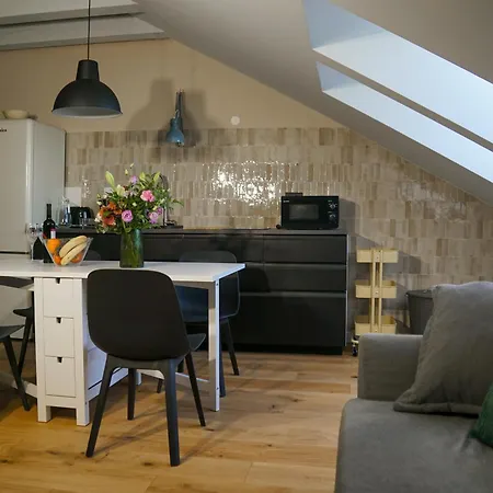 Onyx Apartment *